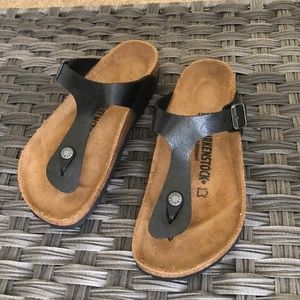 Like New BIRKENSTOCK Women's Gizeh Sandal